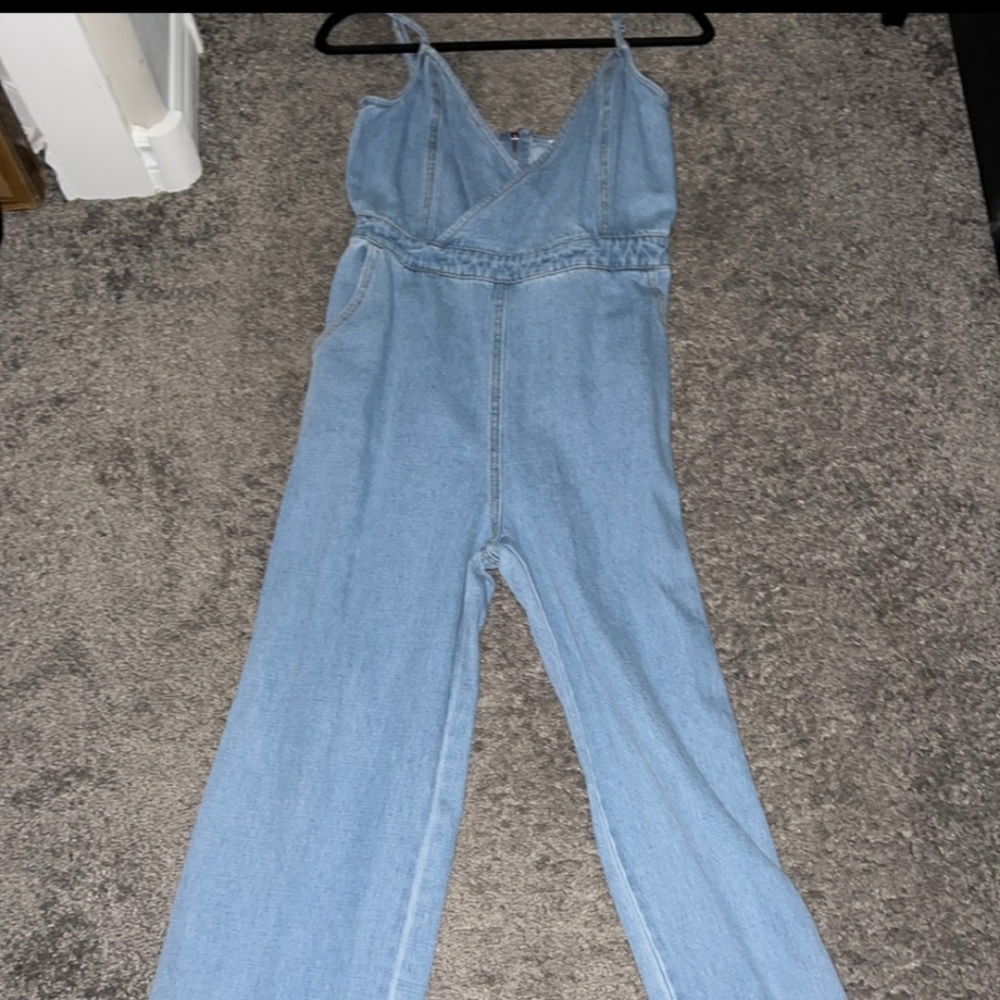 Cute sleeveless overalls